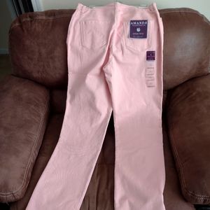 Amanda jeans by Gloria Vanderbilt
